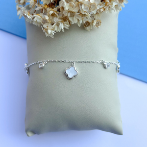 Pulseira com 3 trevos em madrepérola
